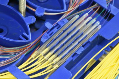 Fiber optik ek yeri tepsi