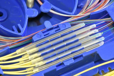 Fiber optik ek yeri tepsi