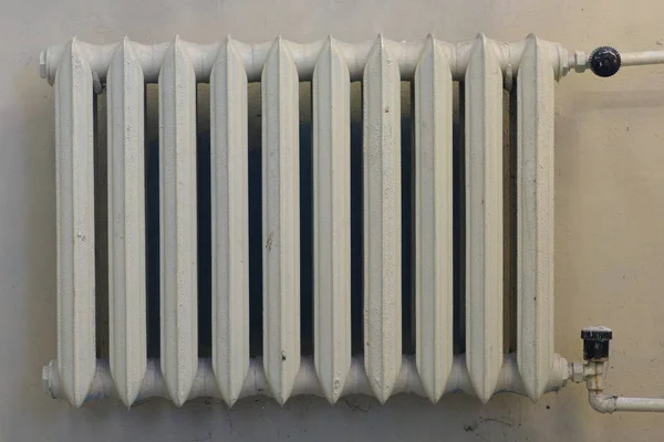 Чугунный Радиатор Стене — стоковое фото