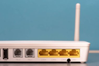 Kablosuz Wi-Fi yönlendirici. Yakın plan.
