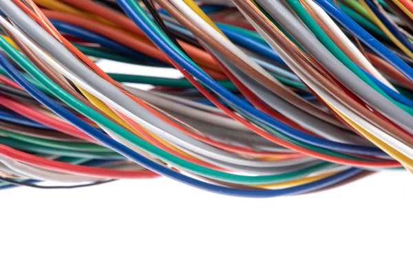 Veelkleurige Elektrische Kabelproducten Geïsoleerd Witte Achtergrond — Stockfoto