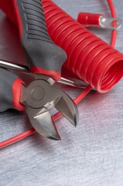 Elektrik tesisatı için alet ve aksesuarlar