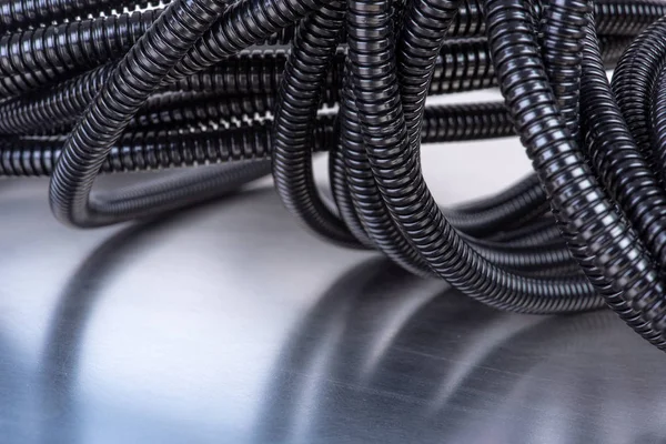 Rollo Tubo Corrugado Plástico Flexible Para Instalación Eléctrica Superficie Metálica —  Fotos de Stock
