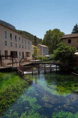 Fontaine-de-Vaucluse Provence Fransa küçük büyüleyici köy