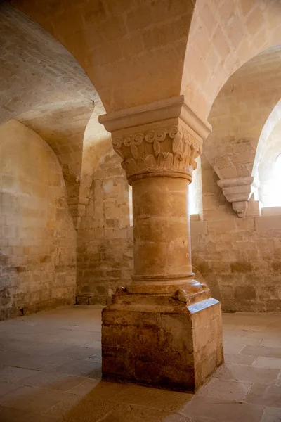 Salle Capitulaire Com Coluna Abbaye Notre Dame Senanque — Fotografia de Stock