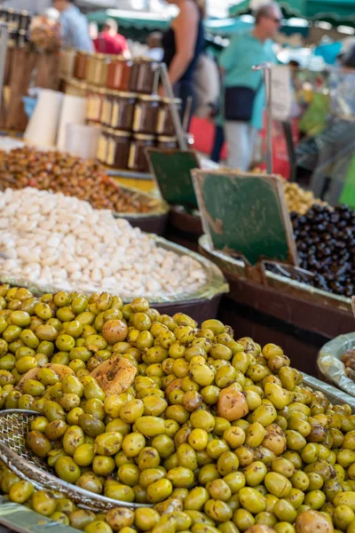 新鲜橄榄 法国普罗旺斯艾克斯街头市场的区域产品 — 图库照片