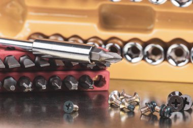 Alet takımı bit ve soket, servis ve onarım kavramı