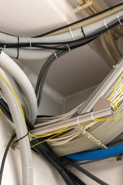 Koli kablosu telekomünikasyonu, optik uç elektrik ağı