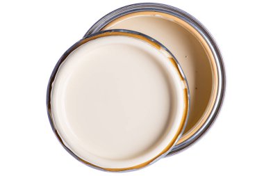 Beyaz arkaplanda fildişi rengi üst görünümü olan boya kutusu