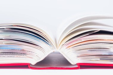 Kapalı kitaplıklar ile açılan kitap