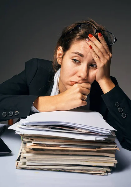 Biznes kobieta ciężkiej pracy w biurze — Zdjęcie stockowe