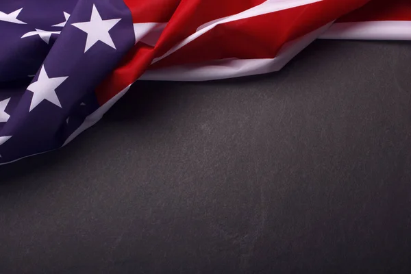 暗い背景にアメリカの国旗 宇佐記念日 — ストック写真