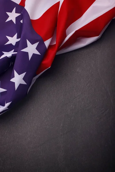 プレーンな背景にアメリカ国旗の閉鎖 アメリカ記念日 — ストック写真