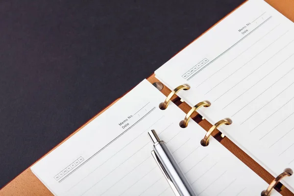 Zakelijke Achtergrond Notitieboek Pen Tafel Lege Ruimte Voor Tekst — Stockfoto