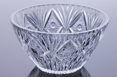 Kristal vazo cam stüdyo arka plan üzerinde