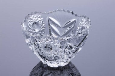 Kristal vazo cam stüdyo arka plan üzerinde