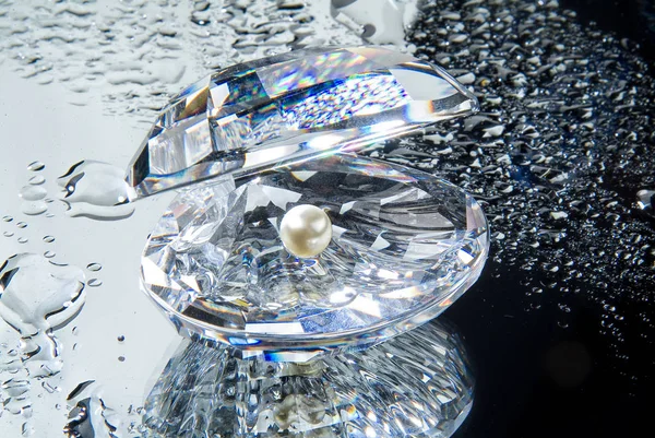 クリスタル・シェールとガラスの真珠 — ストック写真