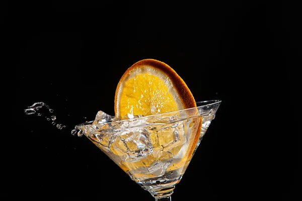 Orange, Glas, Eis und Wasser — Stockfoto