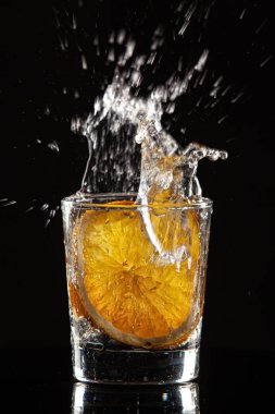 Cam, Turuncu, Buz Ve Sıçramalar