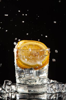 Cam, Turuncu, Buz Ve Sıçramalar