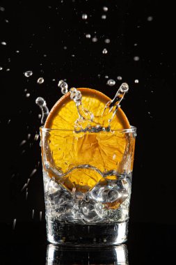 Cam, Turuncu, Buz Ve Sıçramalar