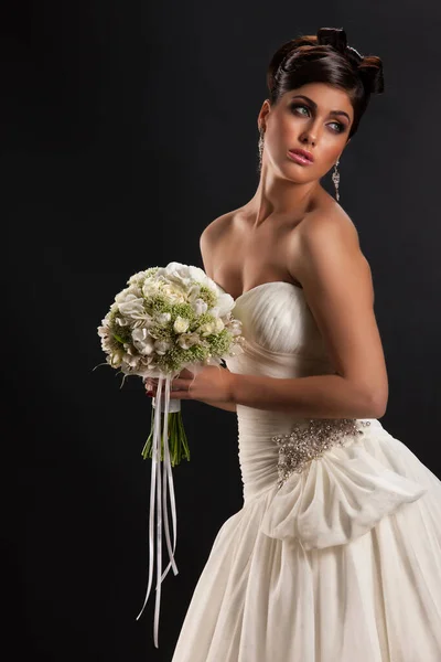 Молодая Красивая Женщина Свадебном Платье Черном Фоне Студии — стоковое фото