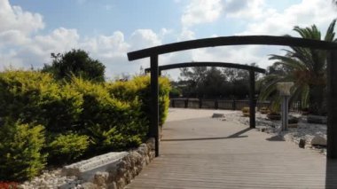 Roma dönemi tapınak Caesarea İsrail'in arkeolojik kazılar için geçiş