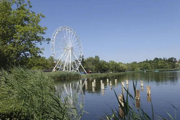 Lago no parque aquático — Fotografia de Stock