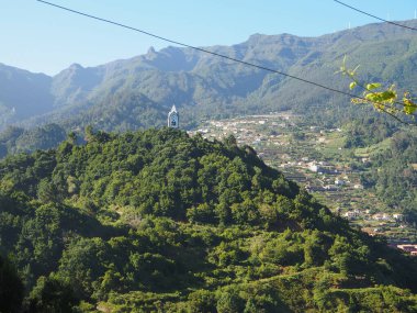 Portekiz 'in özerk bir bölgesi olan Madeira adasındaki Quinta Barbuzano' daki üzüm bağları ve şaraphaneler.