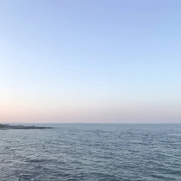 Céu Colorido Mar Calmo Entardecer — Fotografia de Stock