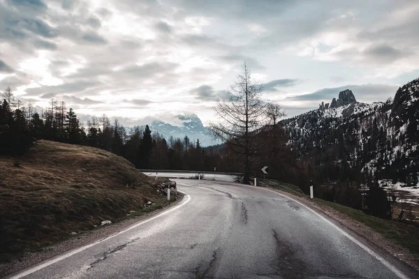 Vista Panoramica Della Strada Sterrata Vuota Inverno — Foto Stock