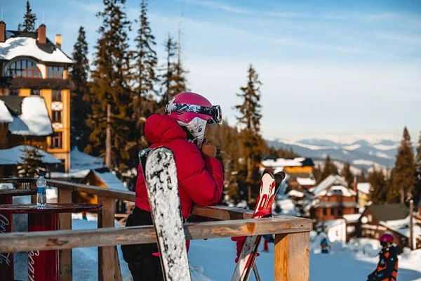 Mujer Feliz Montando Snowboard Invierno — Foto de Stock