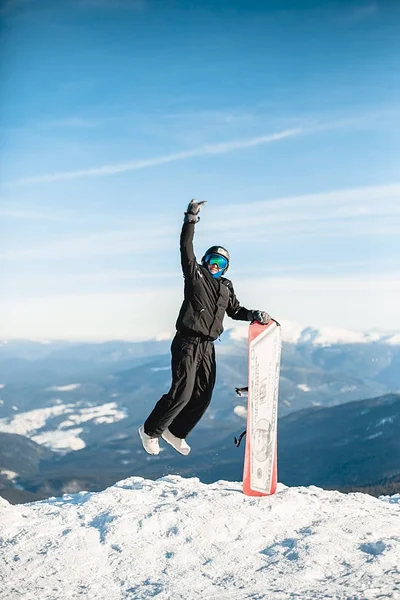 Happy Man Jumps Snowboard Mountains — Stok fotoğraf