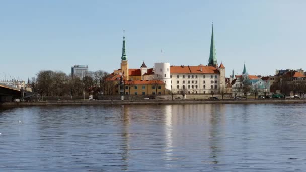 Riga óvárosában skyline — Stock videók