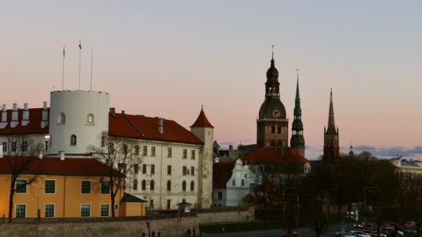 Riga Ciudad Vieja Skyline — Vídeos de Stock