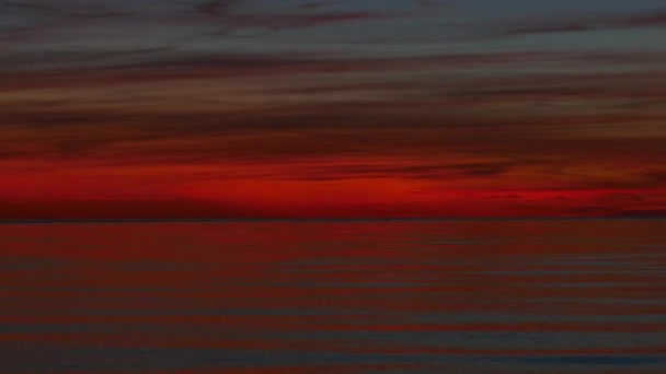 Sea waves during colorful sunset — Stock Video