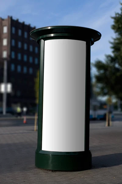 Columna Publicidad Exterior Blanco — Foto de Stock