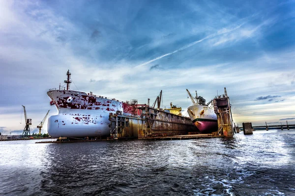 Two Large Ships Dry Repair Dock — Stock Photo, Image