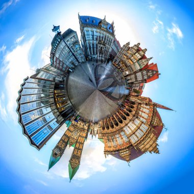 Bremen 'in Skyline ana pazar meydanı Almanya' nın Hanseatic şehrinin merkezinde küçük bir gezegen. 27 resimden 360 derece panoramik montaj