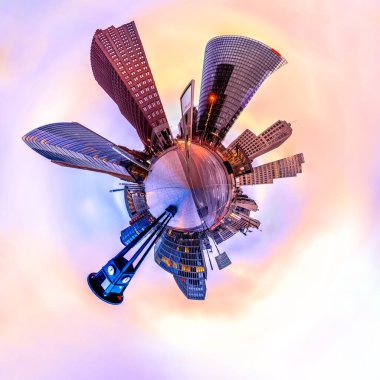 Berlin, Almanya 'daki Potsdammer Platz' da bulunan Skyline 'dan küçük bir gezegen. Sanatsal filtreli panoramik kurgu uygulandı