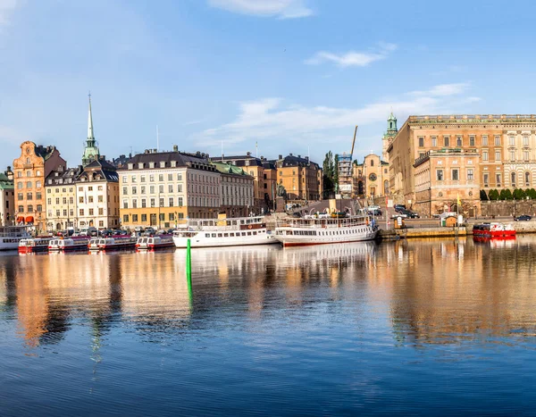 Stockholm Nappali Tetőablak Panoráma Gamla Stan Fehér Hajókkal — Stock Fotó