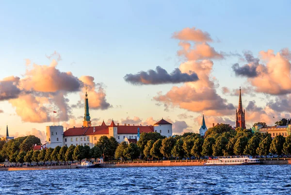 Riga Old Town Skyline Panorama Pendant Heure Coucher Soleil — Photo