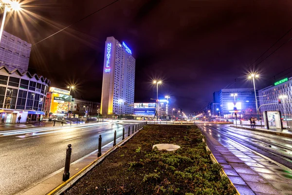 Warszawa Polen Oktober 2016 Nattutsikt Över Byggnaden Novotel Warszawa Centrum — Stockfoto