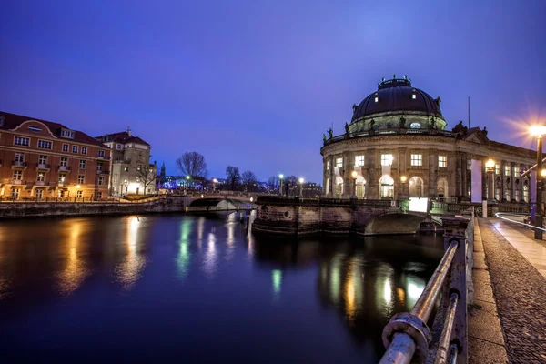 Foto Nocturna Del Río Spree Isla Los Museos Con Museo —  Fotos de Stock