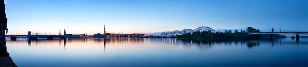 Uitzicht Riga Cityline Panorama Vroege Ochtend Rivier Daugava Panoramische Montage — Stockfoto