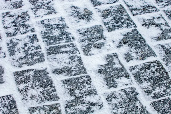 Gehweg Kopfsteinpflaster Mit Schnee Und Eis Bedeckt — Stockfoto