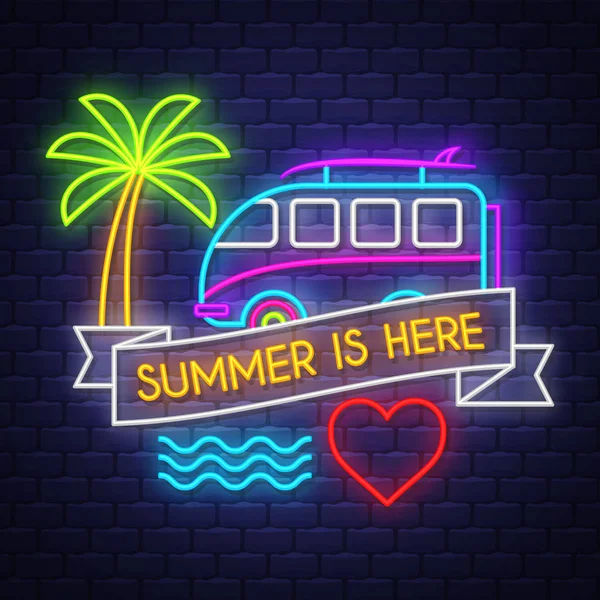 Yaz geldi. Yaz tatili afişi. Neon afişi. Neon işareti. — Stok Vektör