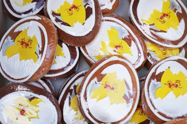 复活节彩蛋姜饼作为非常好的假期背景 — 图库照片
