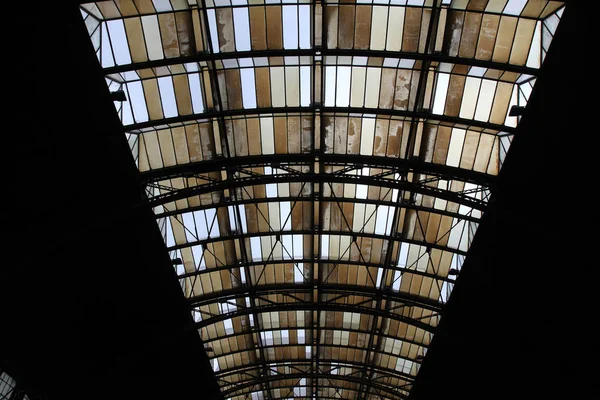 Detail Des Prager Bahnhofsdeckels Als Schöner Hintergrund — Stockfoto