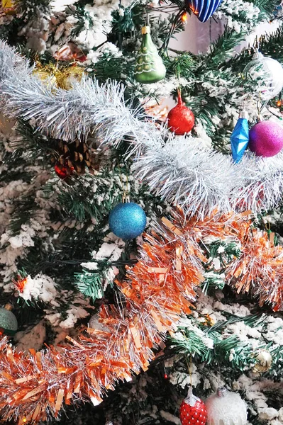Χριστουγεννιάτικο Δέντρο Στολίδια Όπως Ωραίο Φόντο — Φωτογραφία Αρχείου